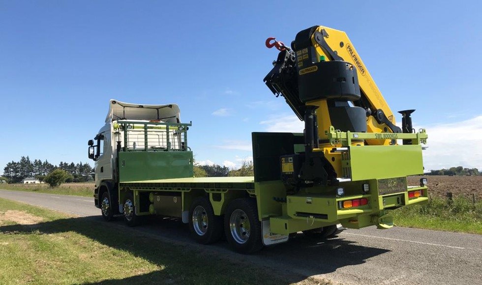 TRUCK MOUNTED CRANE